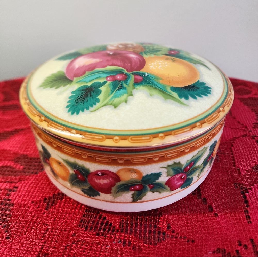 Mikasa Holiday Fruit Design Plate